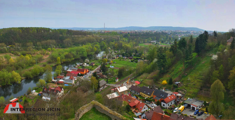 Panorama z hradu Michalovice