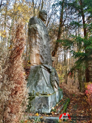 Pomník Aloise Jiráska - Libín